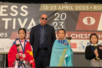 Фотография к новости: Казахстанские шахматистки стали чемпионками мира