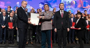 Эрдоган наградил первого вице-министра по ЧС Казахстана Ибрагима Кульшимбаева
