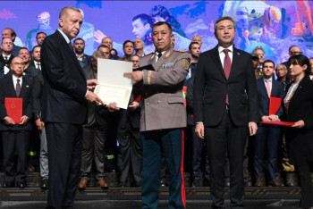 Фотография к новости: Эрдоган наградил первого вице-министра по ЧС Казахстана Ибрагима Кульшимбаева