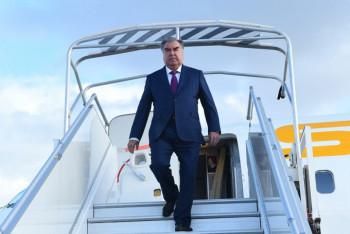 Фотография к новости: Эмомали Рахмон прилетит в Казахстан