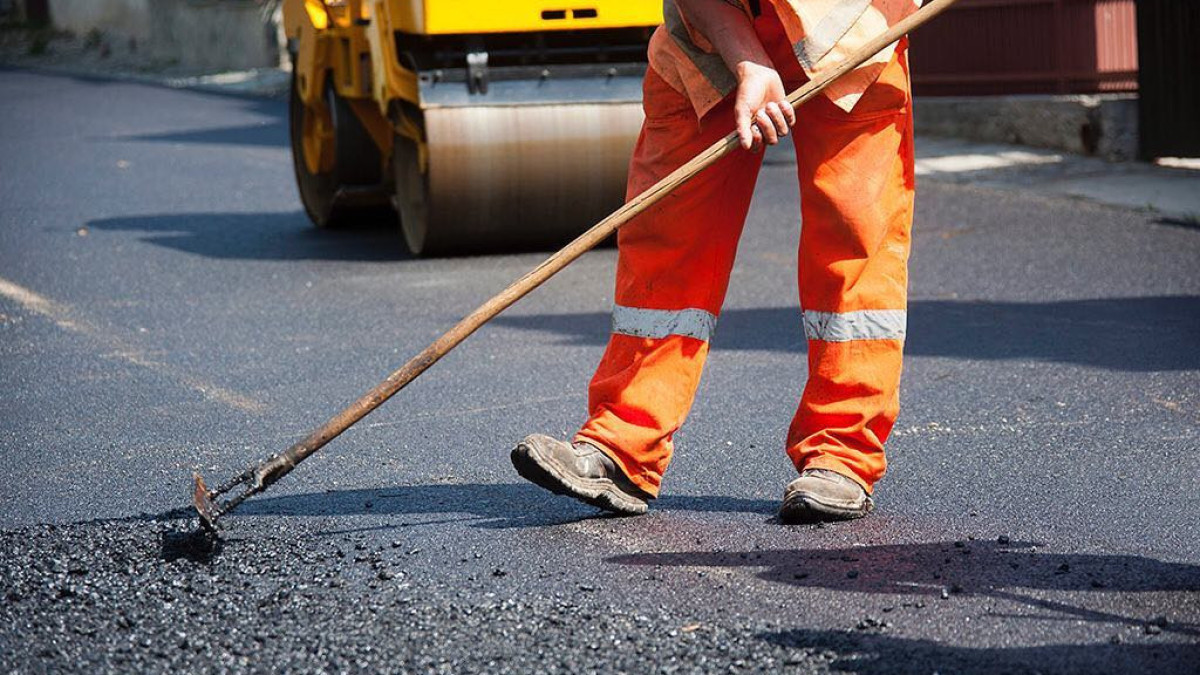 Проверки в сфере автодорог вскрыли массу нарушений - Асылов