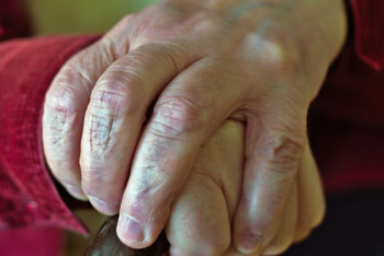 Фотография к новости: В ВКО пенсионерку наказали за нецензурную брань на рынке