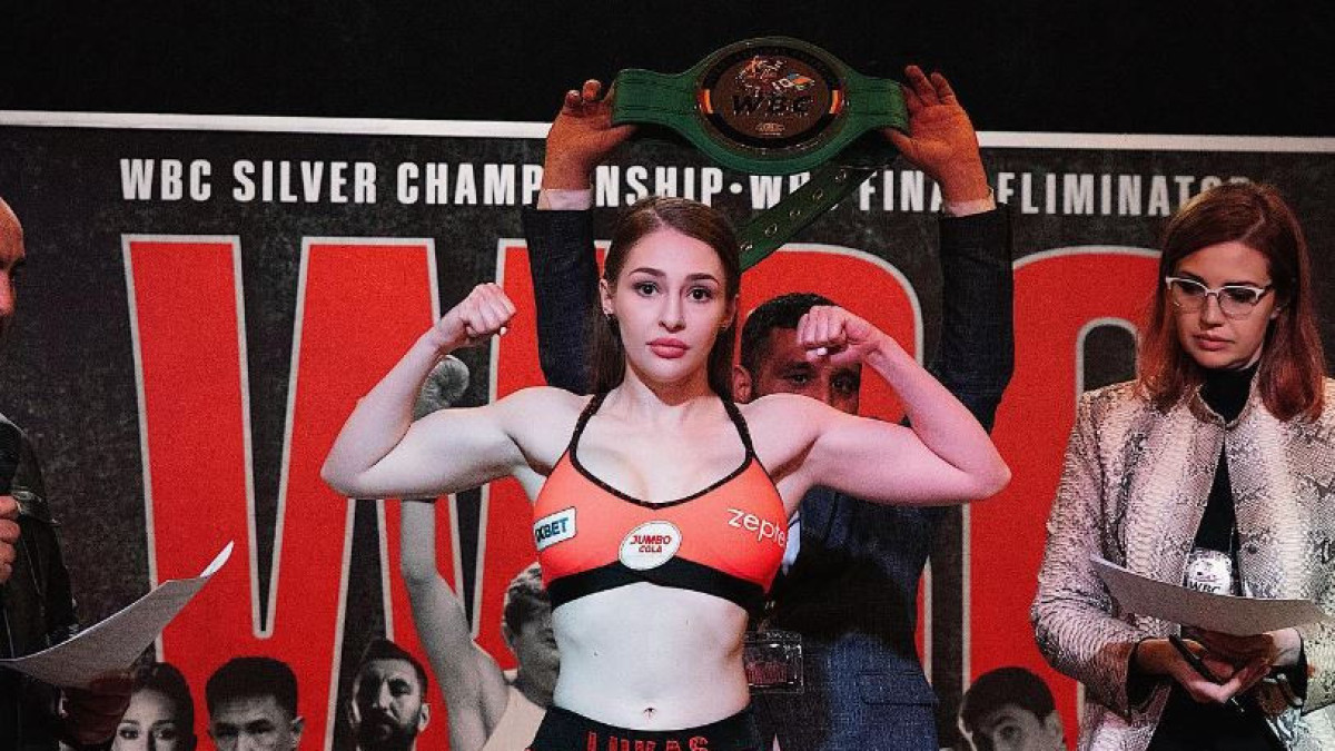 instagram.com/angelina_lukas1997