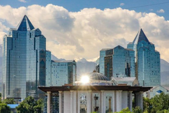 Фотография к новости: Жителям Астаны и Алматы советуют сократить время прогулок