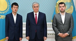 Токаев поздравил чемпиона мира по шахматам