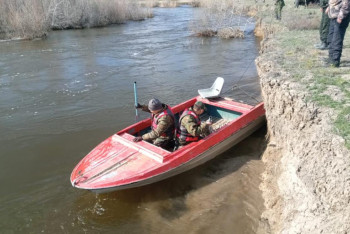 Фотография к новости: Застрявшего на островке реки мужчину эвакуировали спасатели области Абай