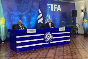 "Люди ожидают, что кто-то другой приедет и за них сделает" - глава ФИФА о казахстанском футболе