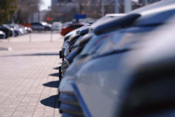 Фотография к новости: Около 90 тысяч казахстанцев зарегистрировали залог на авто онлайн