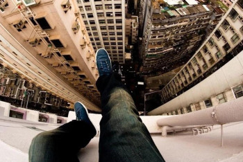 Фотография к новости: 23-летний парень пытался спрыгнуть с 16 этажа в Атырау