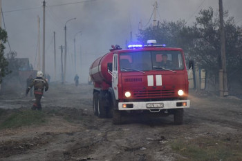 Фотография к новости: Крупный пожар на окраине Петропавловска удалось потушить