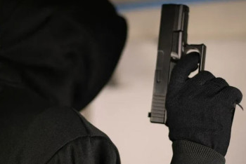 Фотография к новости: Вооружённые мужчины ограбили микрофинансовую организацию в Караганде