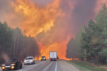 Фотография к новости: Пожары охватили несколько регионов России: горит минимум 60 тысяч гектаров леса
