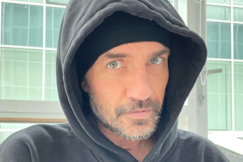 Фотография к новости: Роман Костомаров опубликовал первый после госпитализации пост в соцсетях