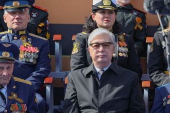 Акорда опубликовала фото Токаева с Парада Победы в Москве