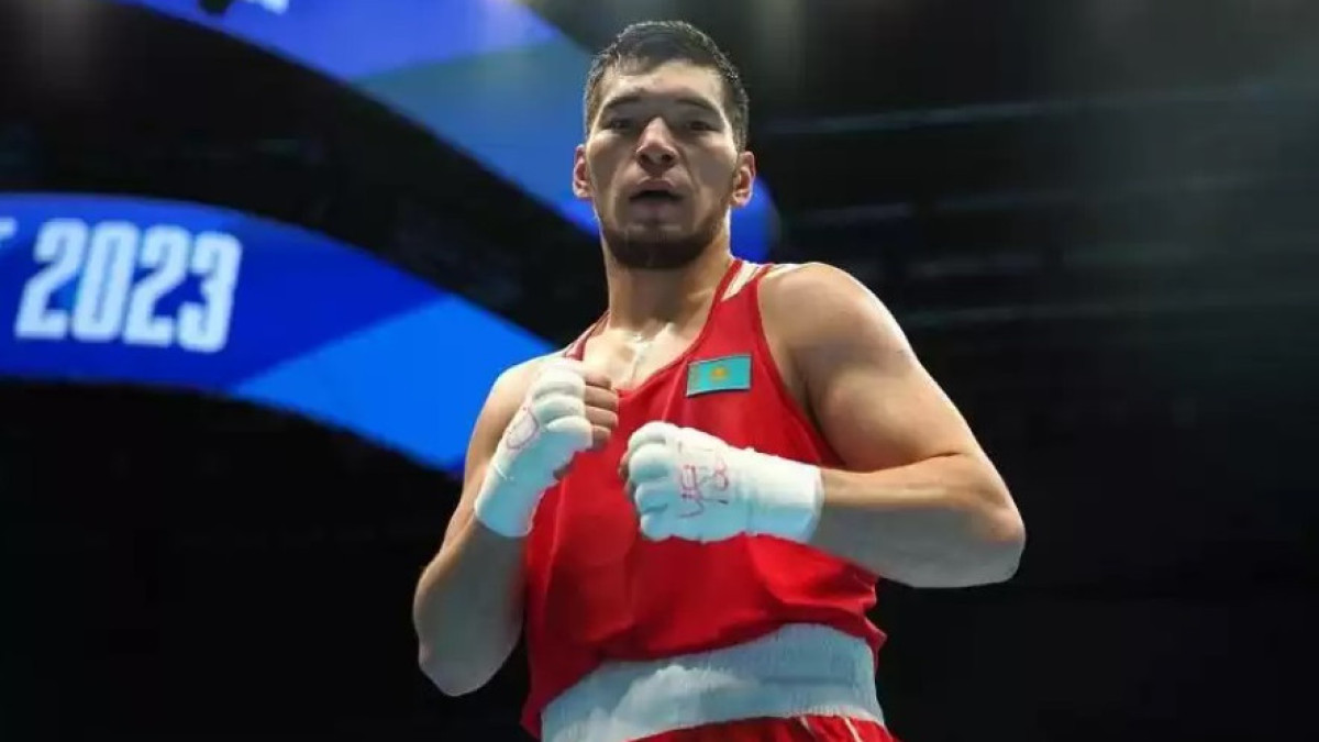 Нурбек Оралбай вышел в четвертьфинал ЧМ по боксу в Ташкенте