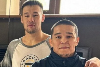 Фотография к новости: Шавкат Рахмонов помог Асу Алмабаеву подписать контракт с UFC