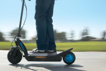 Фотография к новости: Иметь шлем и водительские права обяжут самокатчиков - МВД