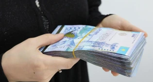 Казахстанцы стали чаще отправлять деньги в Турцию и Россию