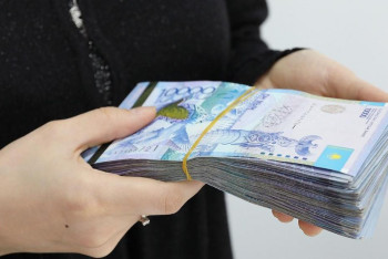 Фотография к новости: Казахстанцы стали чаще отправлять деньги в Турцию и Россию