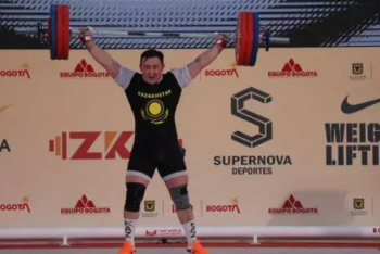 Фотография к новости: Казахстанец завоевал "золото" на чемпионате Азии по тяжелой атлетике