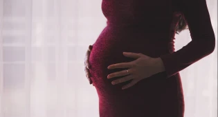 Права беременных пациенток нарушали в 30 поликлиниках Актау