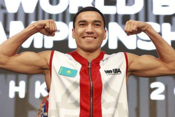 Фотография к новости: Дулат Бекбауов уступил боксёру из Узбекистана и остался с серебром