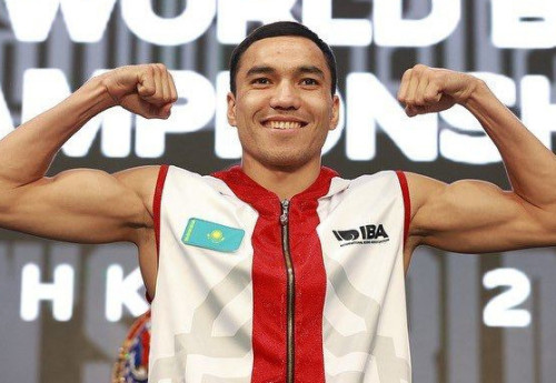 Фотография к новости: Дулат Бекбауов уступил боксёру из Узбекистана и остался с серебром