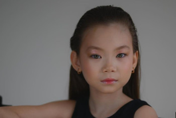 Фотография к новости: 8-летнюю модель из Петропавловска пригласили в Париж