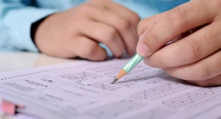 Претенденты на &quot;Алтын белгі&quot; будут сдавать выпускные экзамены в своих школах