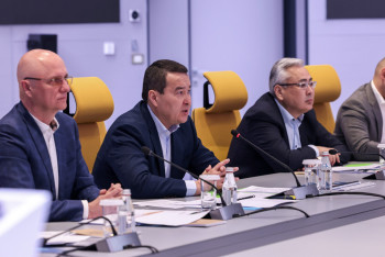 Фотография к новости: "Спрос будет жёсткий": Смаилов провёл совещание по ЖКХ, министры получили выговоры и предупреждения