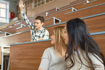 Фотография к новости: Для поступления в колледжи Казахстана сдача экзаменов не потребуется - вице-министр просвещения