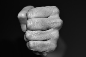 Фотография к новости: Пьяный мужчина избил школьника в Талдыкоргане