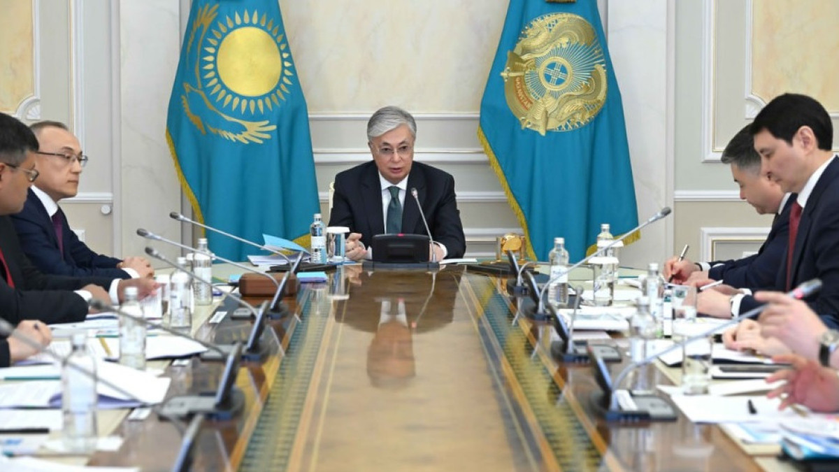 Токаев назвал основные проблемы экономики