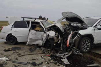 Фотография к новости: Страшное ДТП: два авто в лобовую столкнулись в Актюбинской области