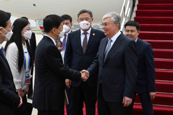 Фотография к новости: Касым-Жомарт Токаев прибыл в Китай