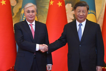 Фотография к новости: Касым-Жомарта Токаева встретил председатель КНР Си Цзиньпин