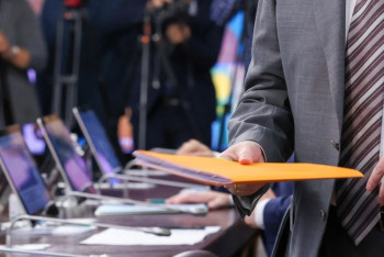 Фотография к новости: Вузы используют старые методы – министр науки о публикациях в псевдонаучных журналах