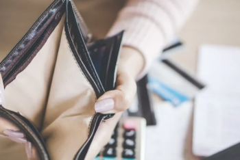 Фотография к новости: Казахстанцы всё чаще выходят на просрочки по кредитам - эксперты