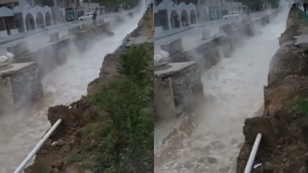 "Река из кипятка" появилась в Экибастузе из-за аварии на теплосети