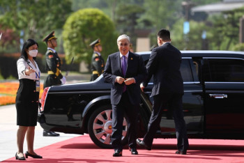 Фотография к новости: Токаев прибыл на саммит "Центральная Азия – Китай"