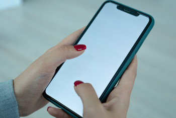 Фотография к новости: SMS и QR: как в Фонде медстрахования будут бороться с фиктивными медуслугами