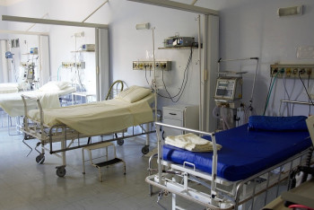 Фотография к новости: Десять школьников с отравлением доставили в больницу в Алматинской области