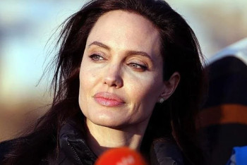 Фотография к новости: Анджелина Джоли открыла модный дом ради поддержки беженцев