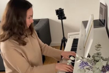 Фотография к новости: Польские фанаты Димаша Кудайбергена запели по-казахски