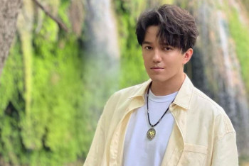 Фотография к новости: Димаш Кудайберген анонсировал новый клип о своей жизни