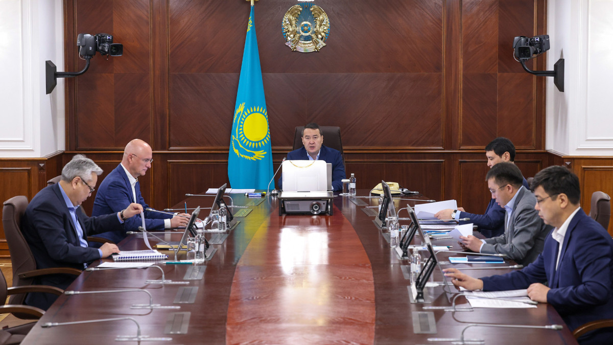 Смаилов раскритиковал работу по долгостроям питьевого водоснабжения