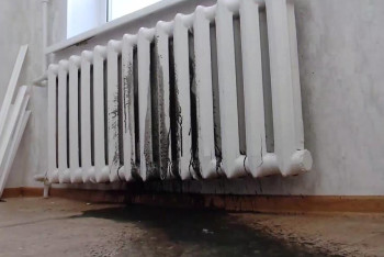 Фотография к новости: Житель Экибастуза отсудил у коммунальщиков почти полмиллиона тенге за холод в доме