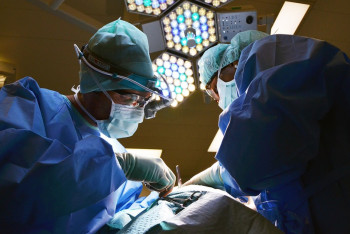 Фотография к новости: Столичные врачи проведут сложные операции в Атырау