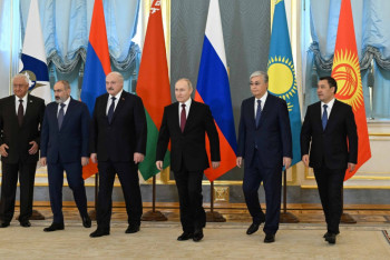 Фотография к новости: Казахстан готов стать центром развития евразийской промышленной кооперации - президент