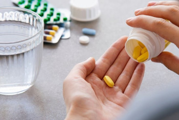 Фотография к новости: Страшные депрессии и апатия: опасные таблетки для похудения продают казахстанкам через соцсети